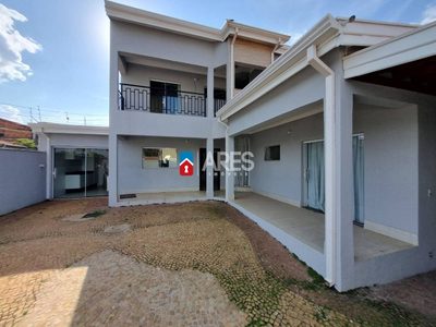 Casa, 3 quartos, 192 m² - Foto 1