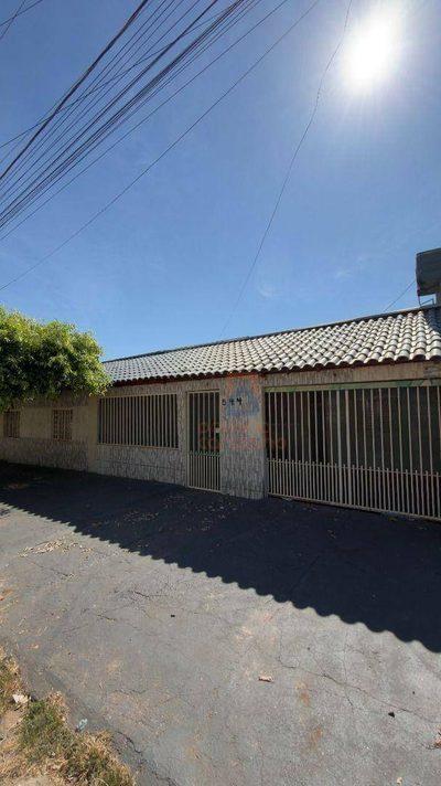 Casa, 4 quartos, 225 m² - Foto 1