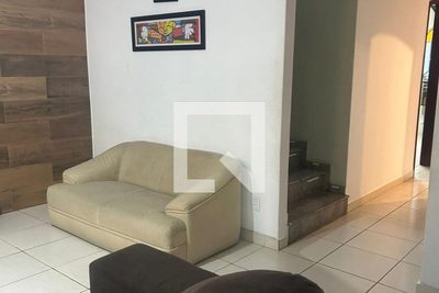 Casa, 3 quartos, 209 m² - Foto 2
