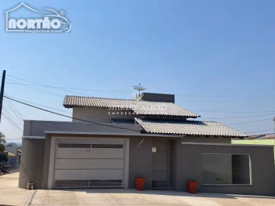 Casa, 3 quartos, 156 m² - Foto 1