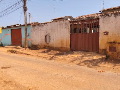Casa, 2 quartos, 250 m² - Foto 1