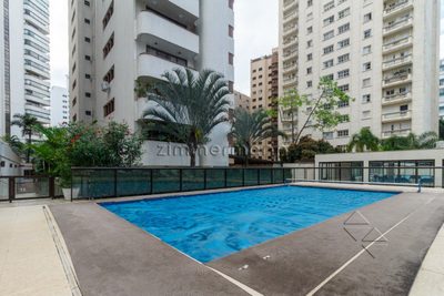 Loteamento e Condomínio, 220 m² - Foto 1