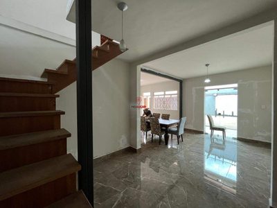 Casa, 3 quartos, 243 m² - Foto 2