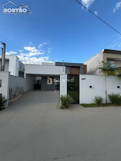 Casa, 3 quartos, 129 m² - Foto 1