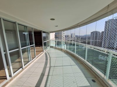 Apartamento, 3 quartos, 261 m² - Foto 1