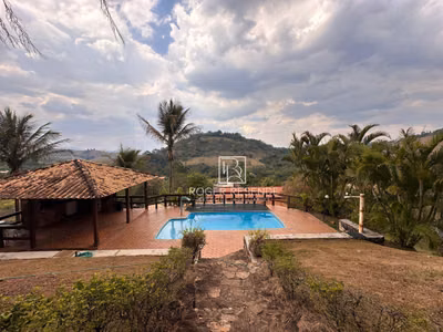 Sítio, 3 quartos, 4000 m² - Foto 1