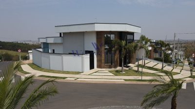 Casa, 3 quartos, 206 m² - Foto 1