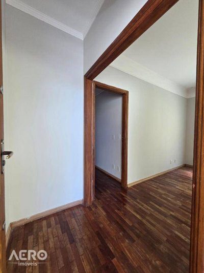 Casa, 4 quartos, 260 m² - Foto 2
