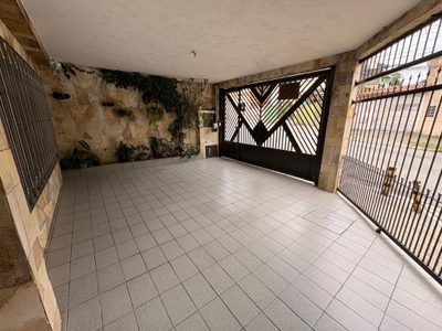Casa, 3 quartos, 225 m² - Foto 2