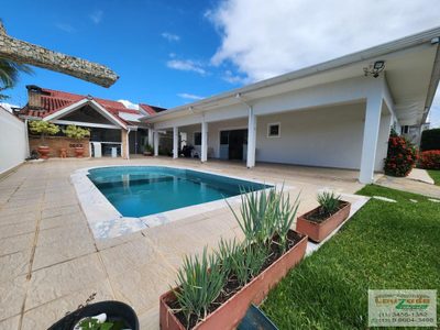 Casa, 6 quartos, 235 m² - Foto 1