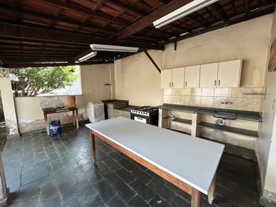 Casa, 4 quartos, 241 m² - Foto 3
