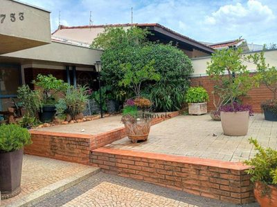 Casa, 3 quartos, 268 m² - Foto 1