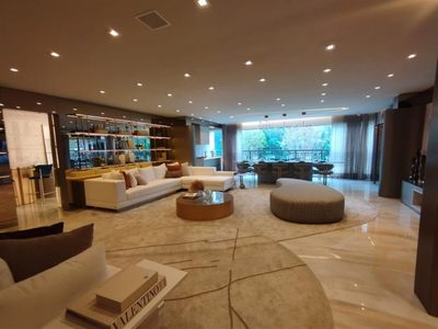 Apartamento, 3 quartos, 216 m² - Foto 1