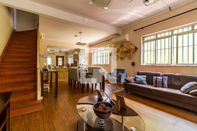 Casa, 3 quartos, 240 m² - Foto 2