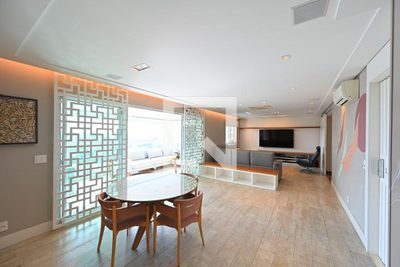 Apartamento, 3 quartos, 205 m² - Foto 1