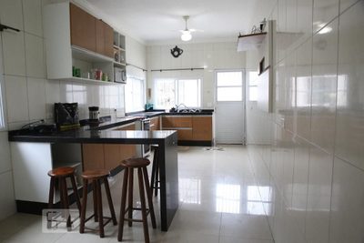 Sobrado, 4 quartos, 235 m² - Foto 1