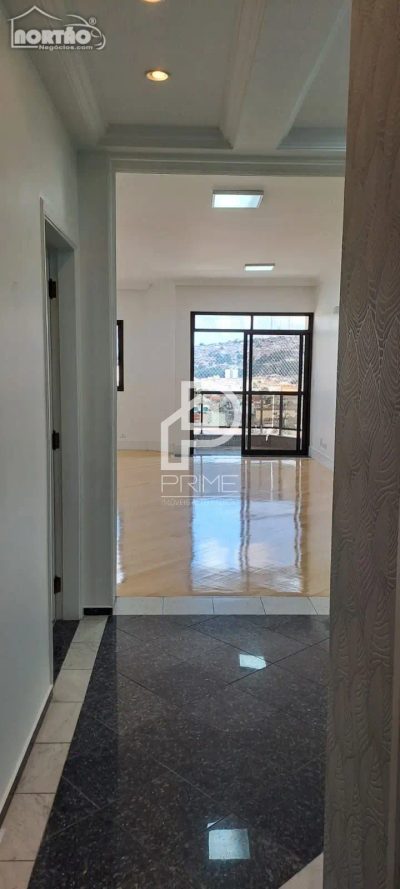 Casa, 5 quartos, 148 m² - Foto 2