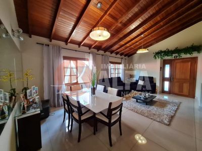 Casa, 5 quartos, 270 m² - Foto 4