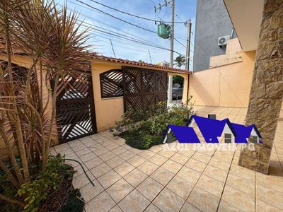 Casa, 3 quartos, 219 m² - Foto 2