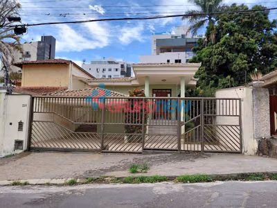 Casa, 4 quartos, 267 m² - Foto 1