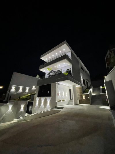 Casa, 5 quartos, 230 m² - Foto 1