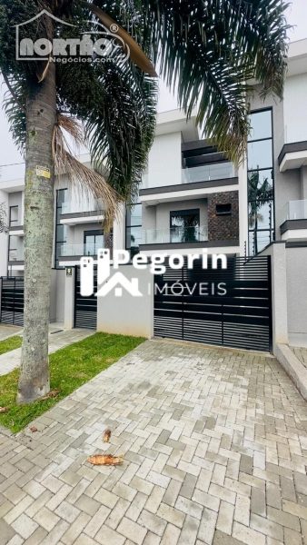 Casa, 5 quartos, 155 m² - Foto 1