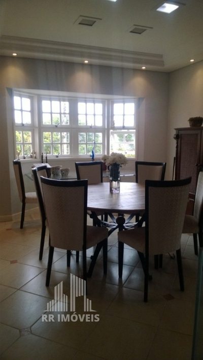 Casa, 3 quartos, 241 m² - Foto 2