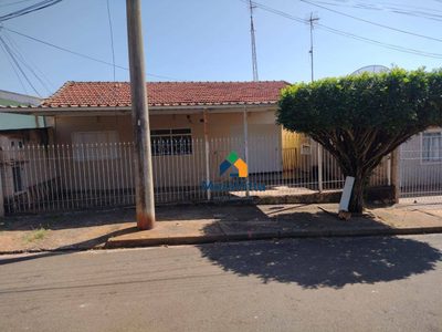Casa, 4 quartos, 130 m² - Foto 1