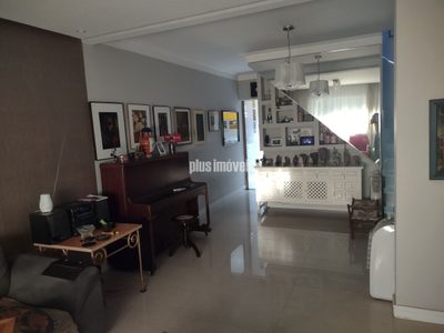 Casa, 3 quartos, 217 m² - Foto 1