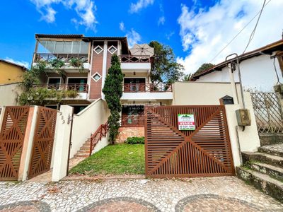 Casa, 4 quartos, 230 m² - Foto 1
