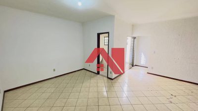 Casa, 3 quartos, 210 m² - Foto 2