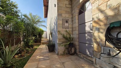 Casa, 5 quartos, 250 m² - Foto 1