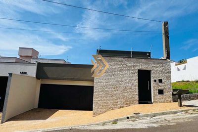 Casa, 3 quartos, 220 m² - Foto 1