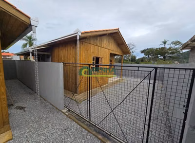 Casa, 2 quartos, 42 m² - Foto 1
