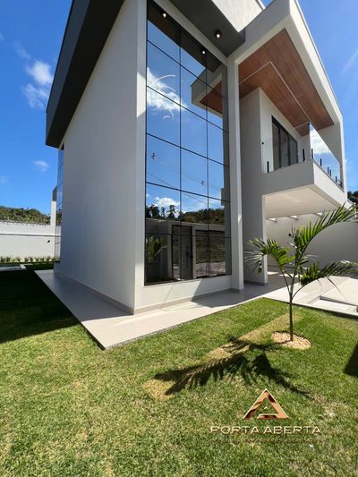 Casa, 3 quartos, 277 m² - Foto 1