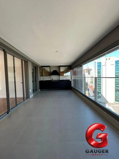 Apartamento, 3 quartos, 160 m² - Foto 1