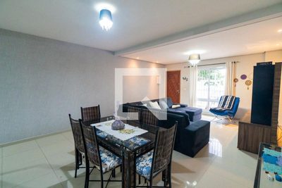 Casa, 4 quartos, 180 m² - Foto 2