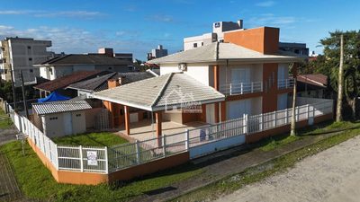 Sobrado, 3 quartos, 228 m² - Foto 1