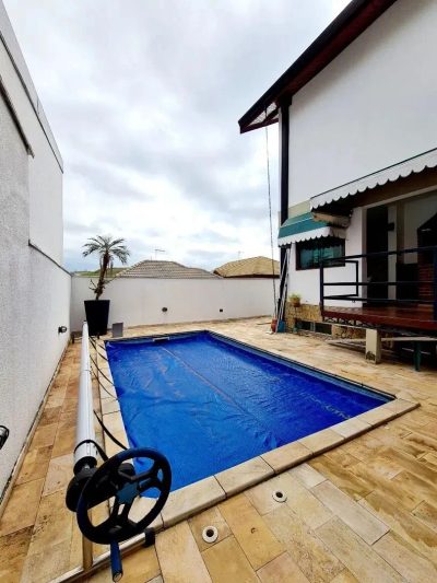 Casa, 4 quartos, 246 m² - Foto 1