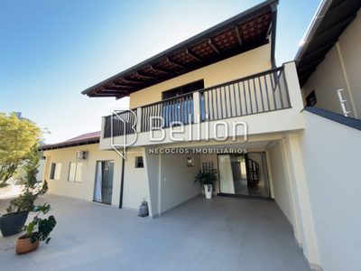 Casa, 3 quartos, 219 m² - Foto 1