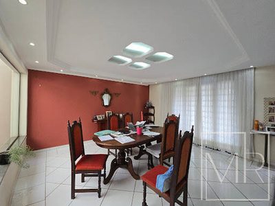 Casa, 4 quartos, 328 m² - Foto 2