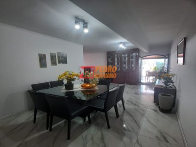 Cobertura, 3 quartos, 221 m² - Foto 2