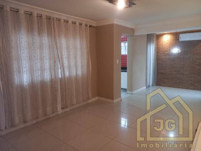 Casa, 3 quartos, 240 m² - Foto 1