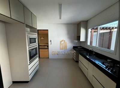 Sobrado, 3 quartos, 239 m² - Foto 3