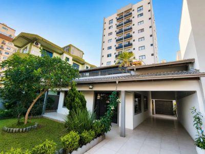 Casa, 3 quartos, 305 m² - Foto 1