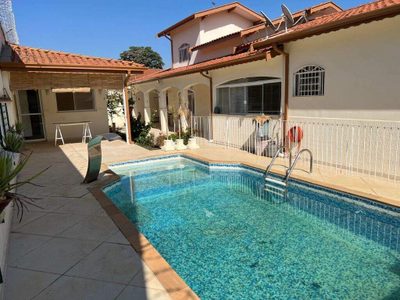 Casa, 3 quartos, 300 m² - Foto 1