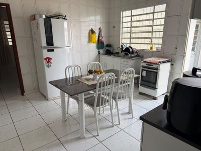 Casa, 3 quartos, 236 m² - Foto 1