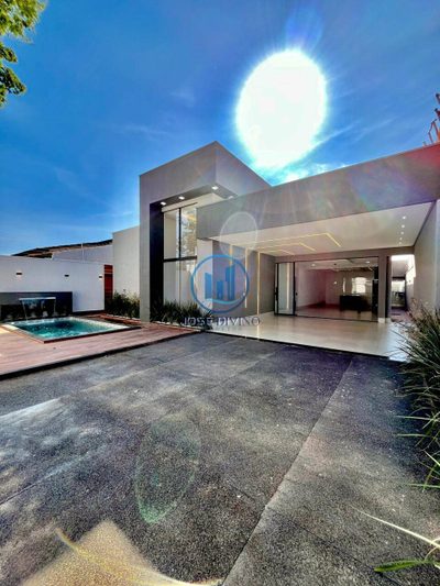 Casa, 4 quartos, 290 m² - Foto 1