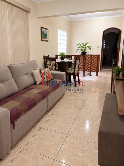 Casa, 4 quartos, 220 m² - Foto 1