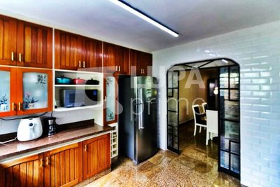 Casa, 3 quartos, 211 m² - Foto 4